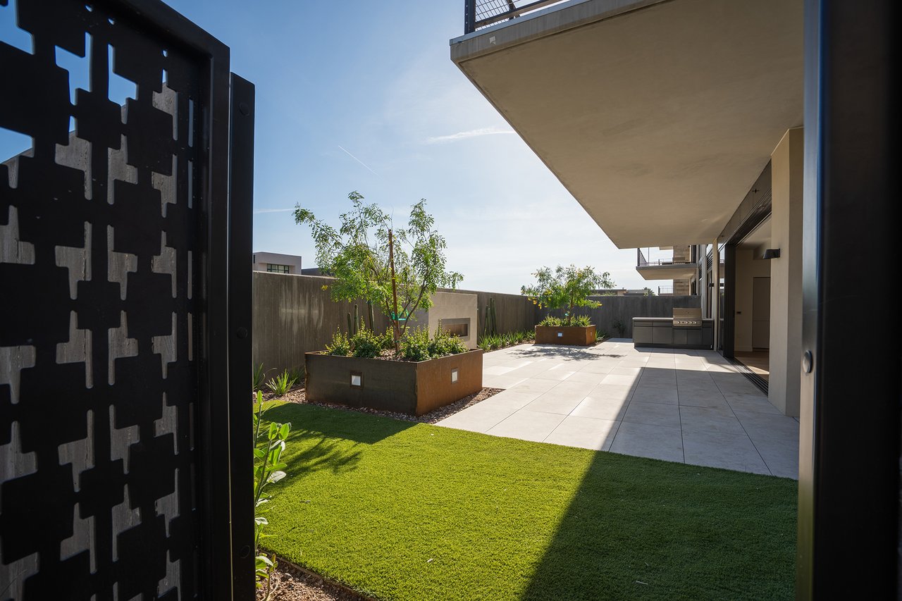 5000 N CAMELBACK RIDGE Drive, 108