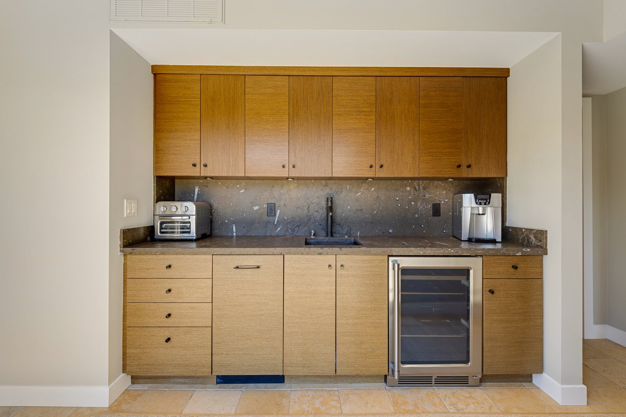 Chic and Stylish on Belvedere Island