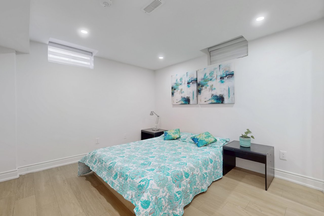 851 Clemens Crescent