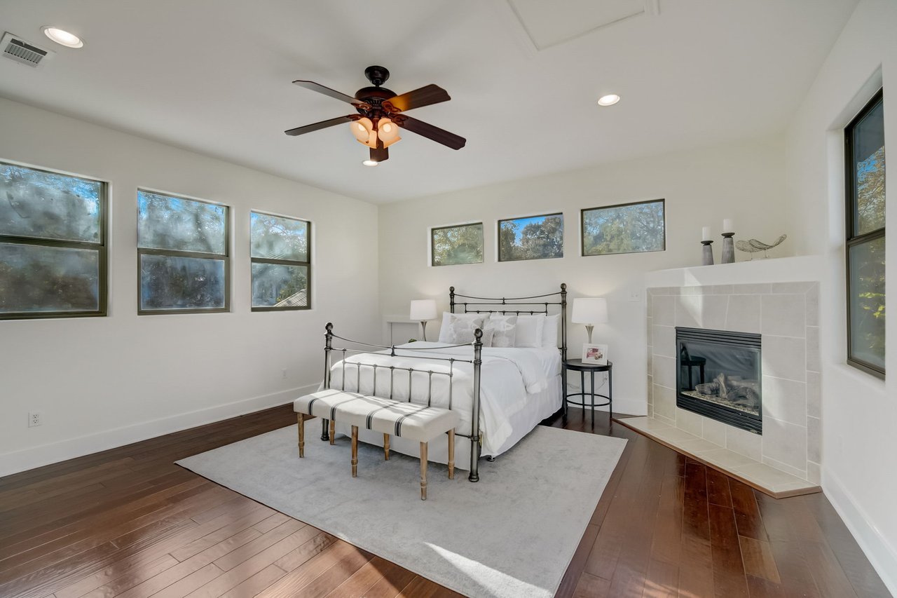 1411 Burford Pl