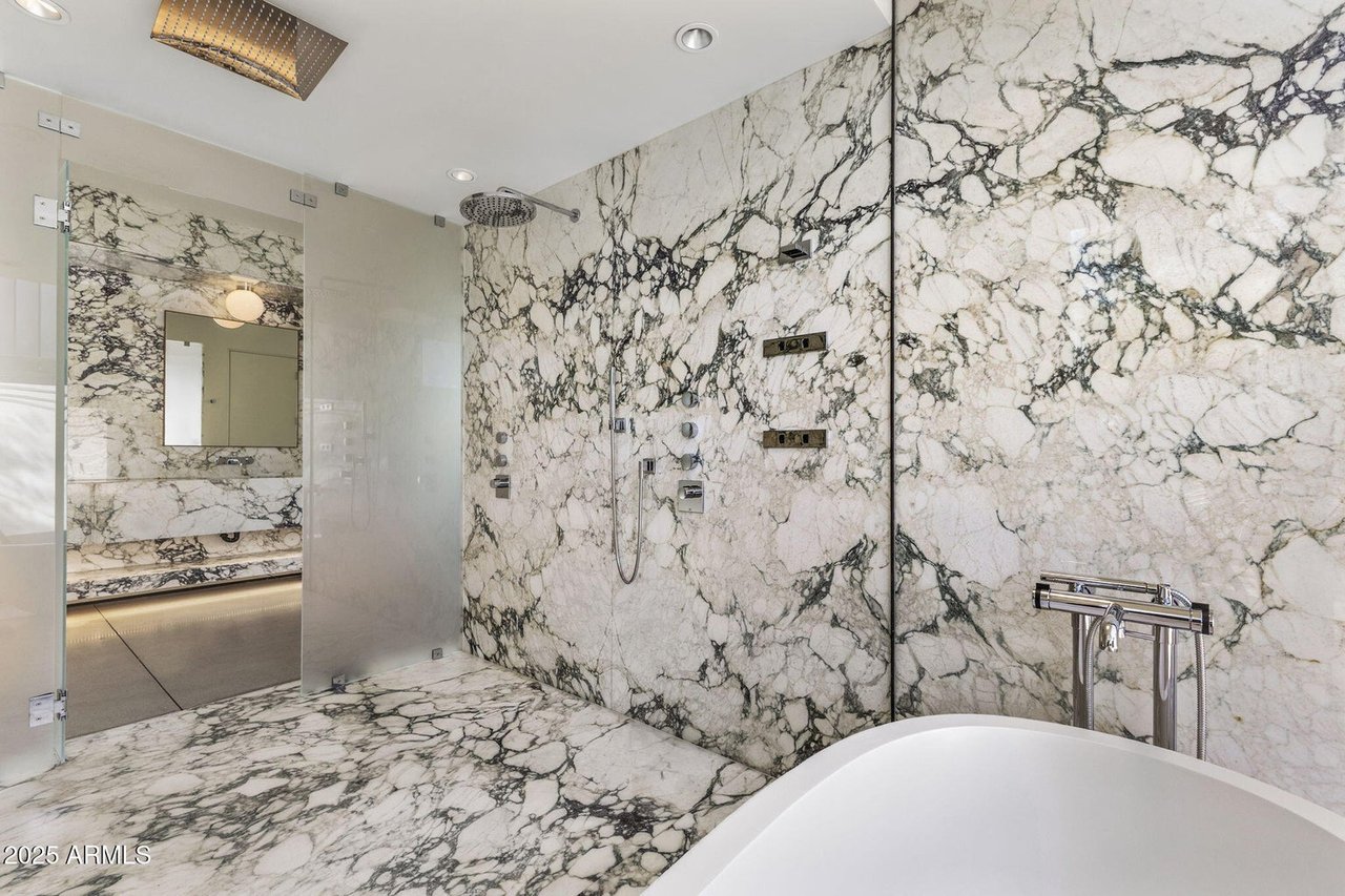 3700 E CAMINO SIN NOMBRE