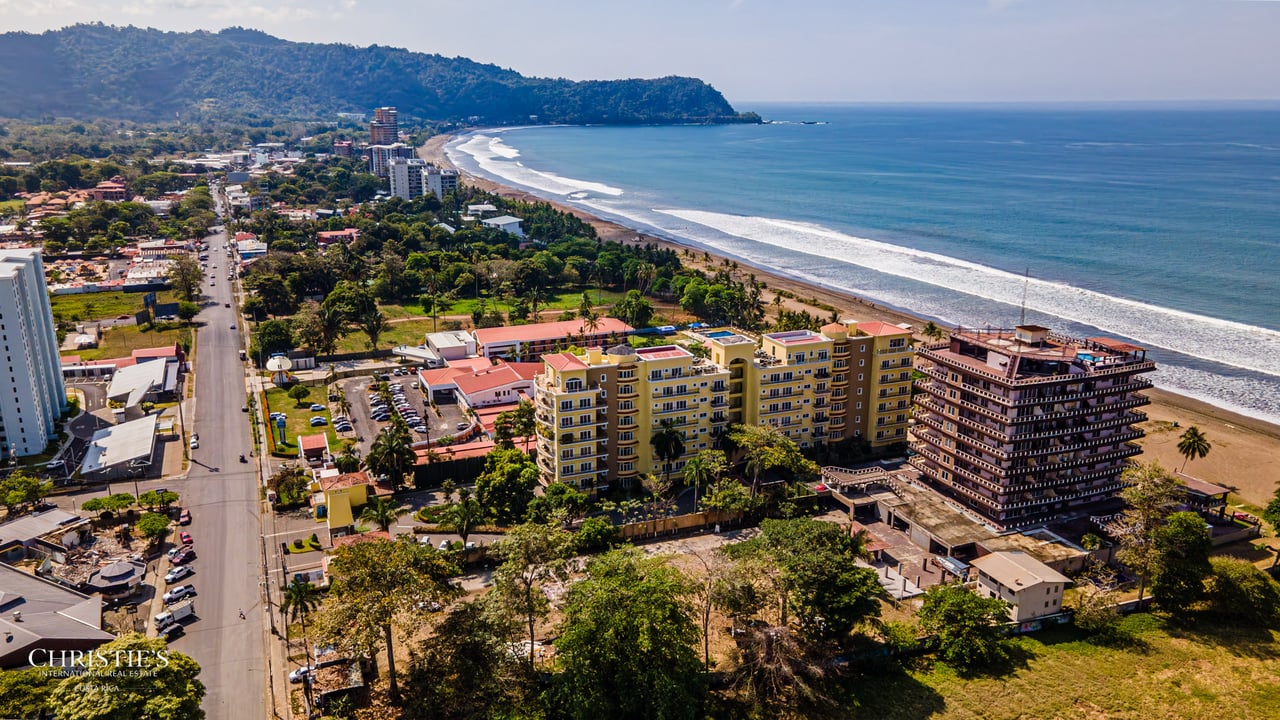 Elegant Oceanfront Living in Jacó – 2-Bedroom Condo at Acqua Residences