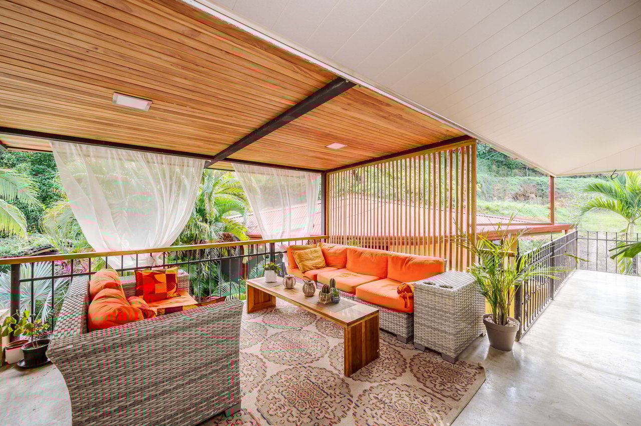 Cornett Retreat | Multi-Unit Colonial Compound 10 Mins to Playa Grande