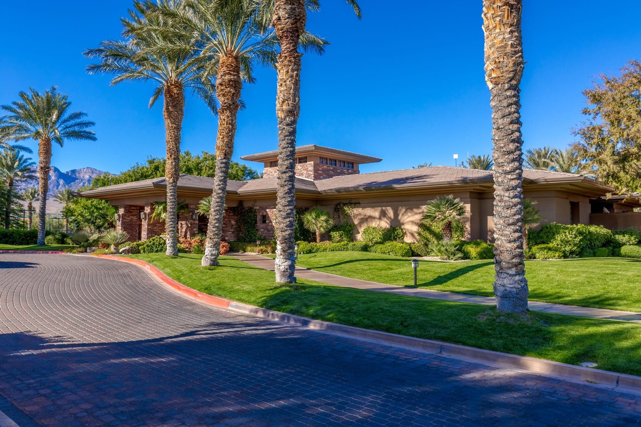 Red Rock Country Club