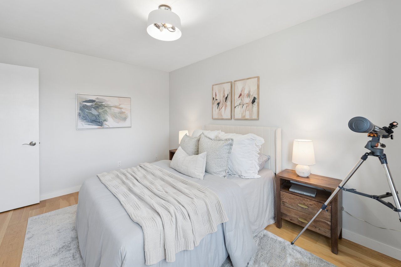 1156 Gloucester Square