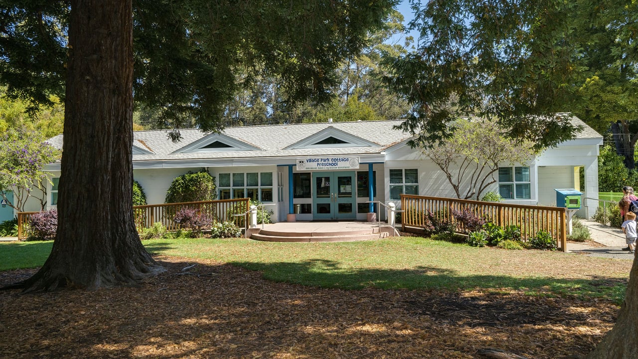  1147 Eastmoor Rd