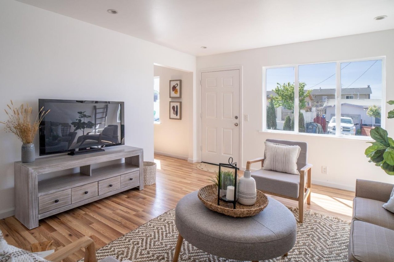1524 Soto Street