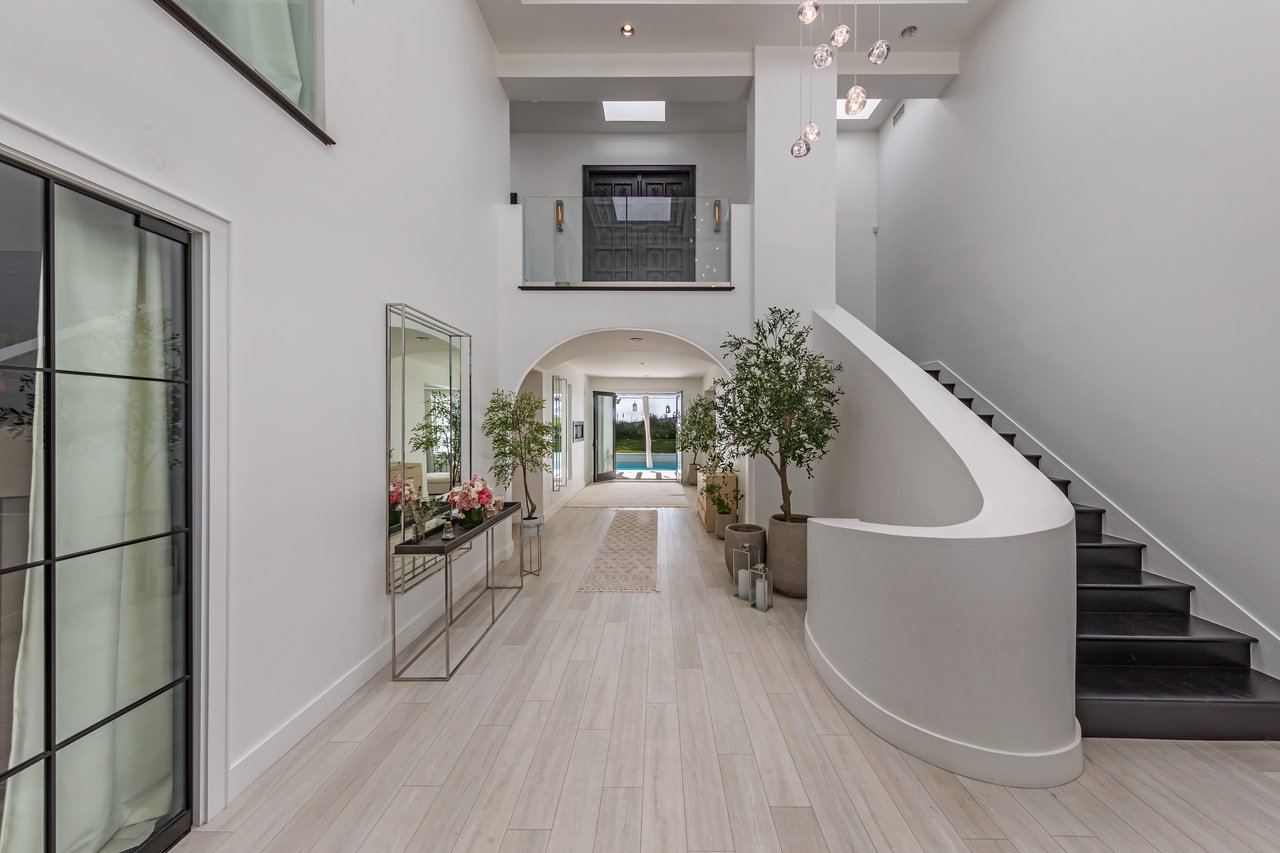 12000 Crest Ct, Beverly Hills