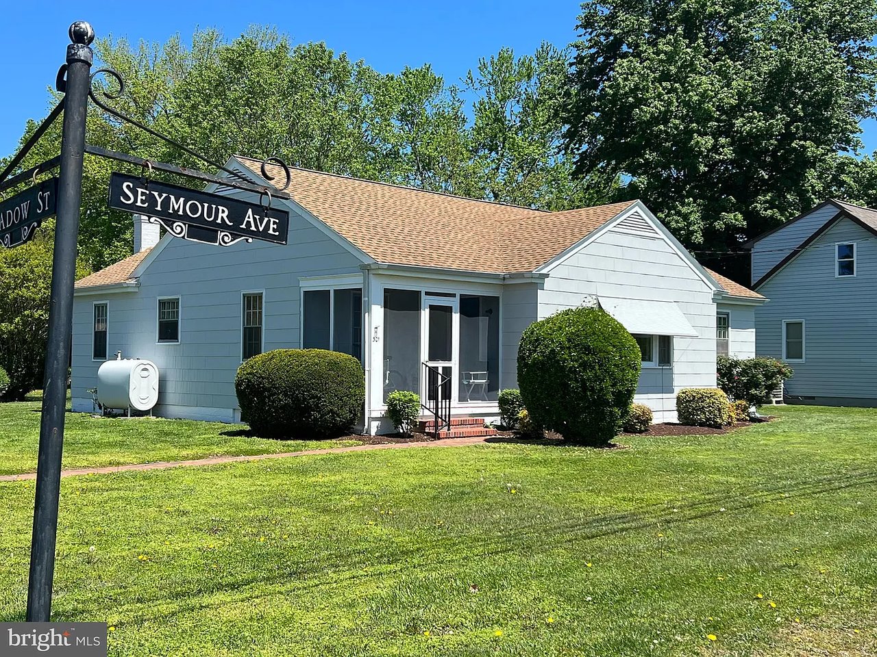 301 Seymour Ave