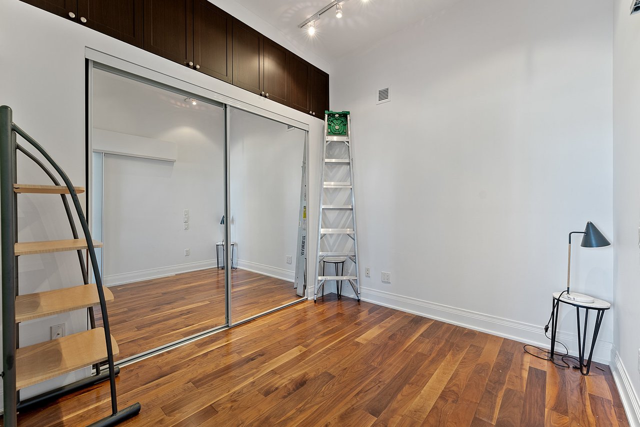 2191 Yonge Street Unit: L7