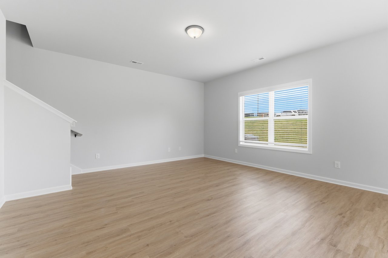 New Market New Build! Move-In Special!