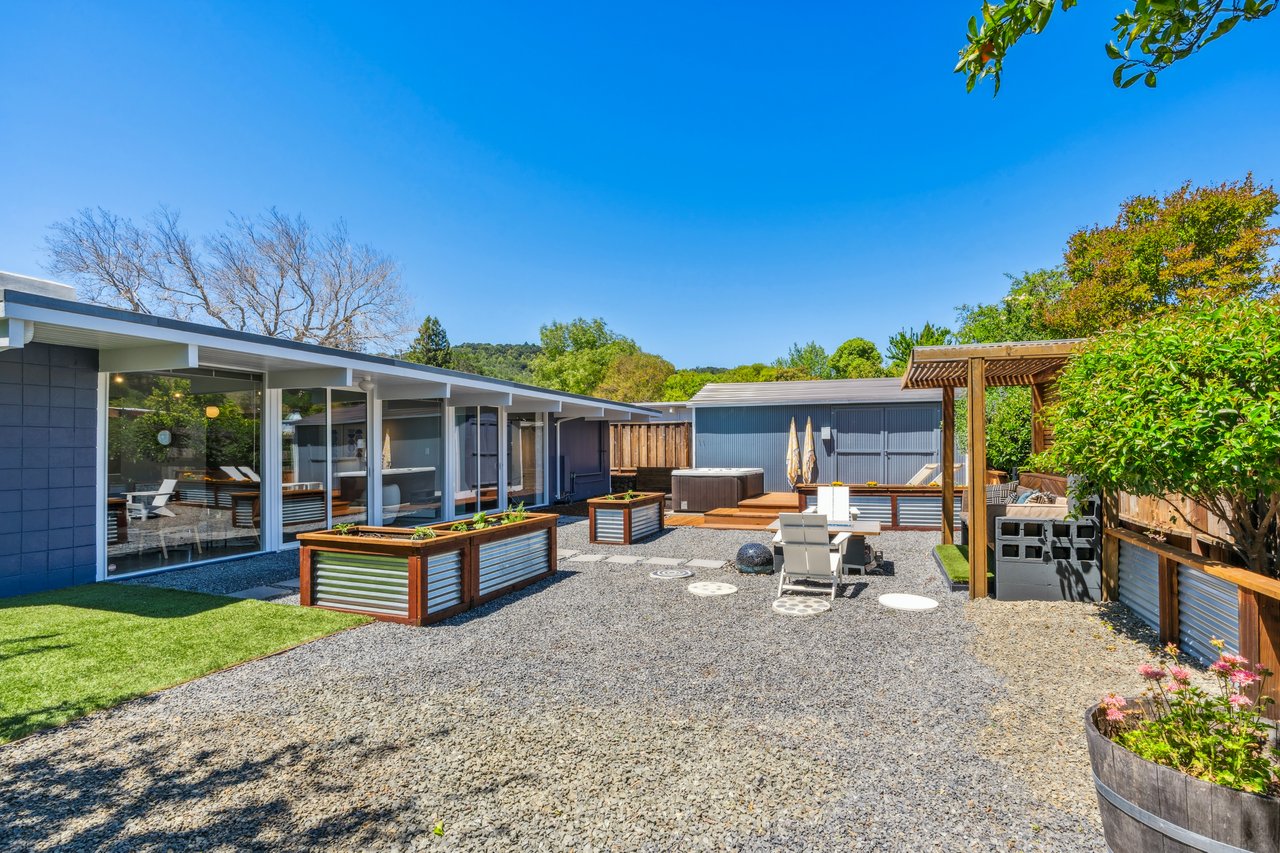 756 Del Ganado Rd
