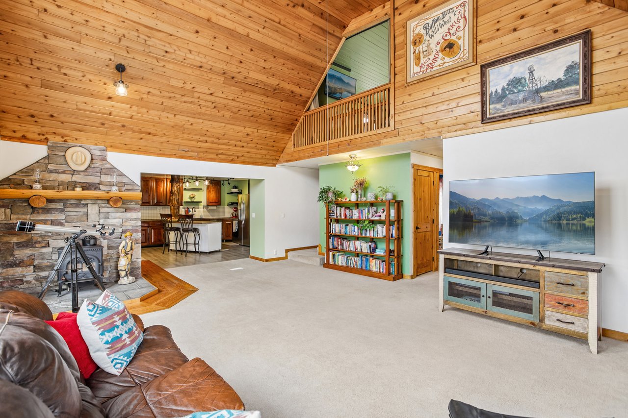 1538 Country Cir