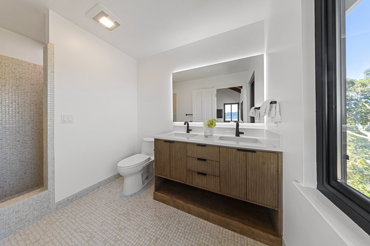 Stylish View Home on a Cul-De-Sac