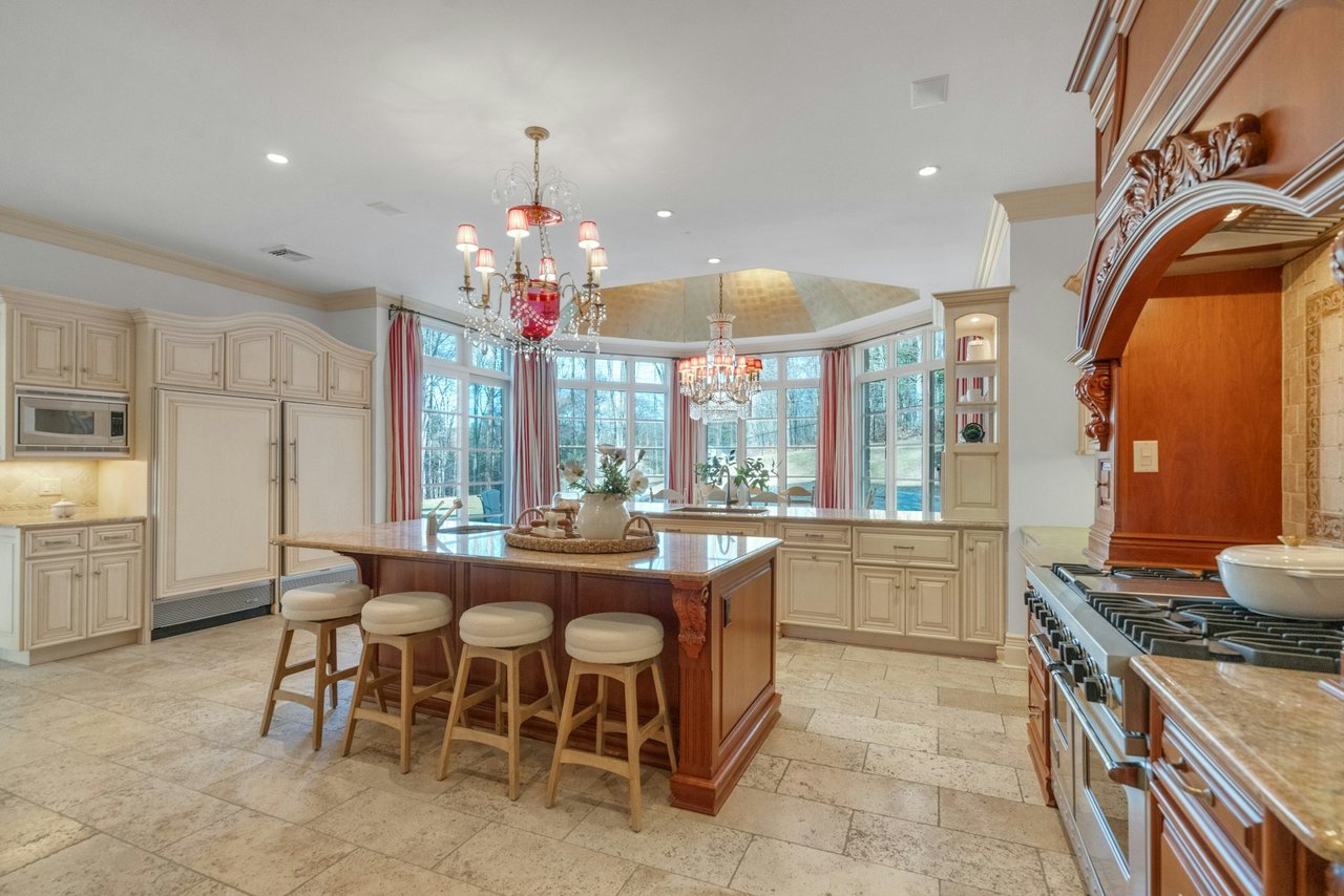 9 Ridge Crest Road