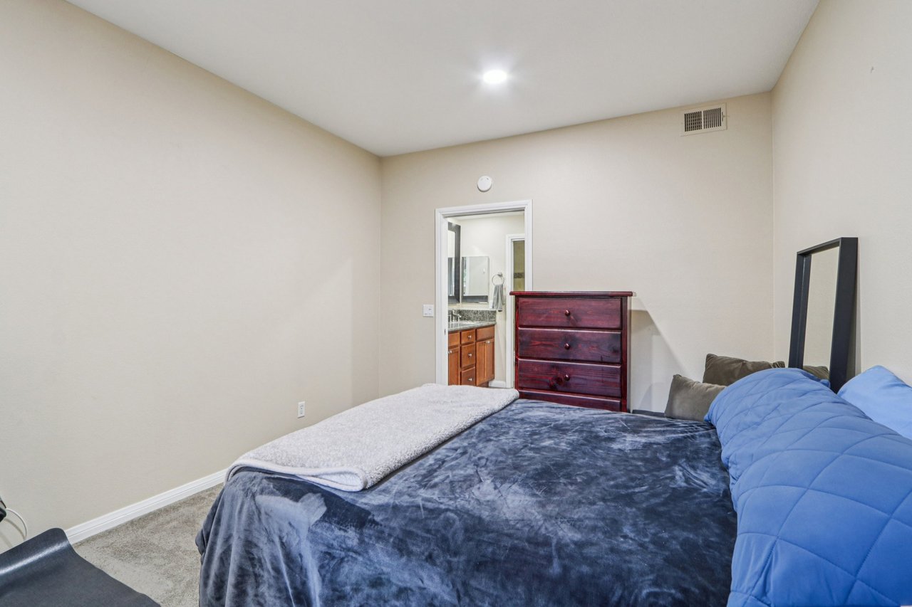 24111 Del Monte Dr, Valencia, CA 91355