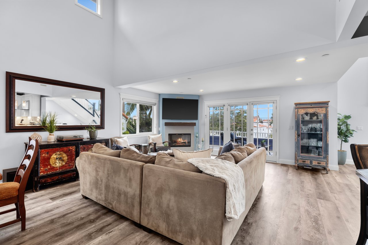 236 N Juanita Avenue A