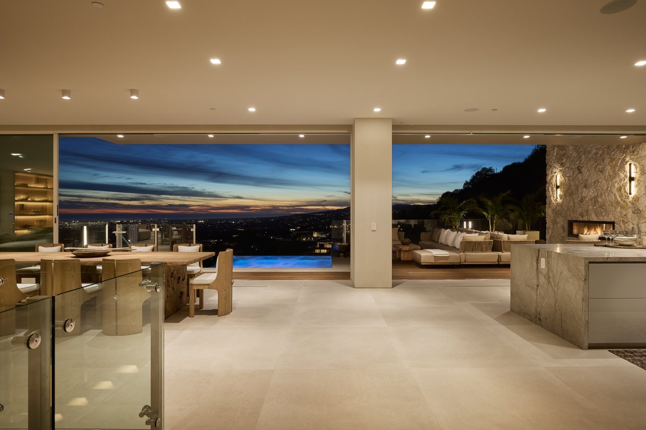 1615 Blue Jay Way, Bird Streets