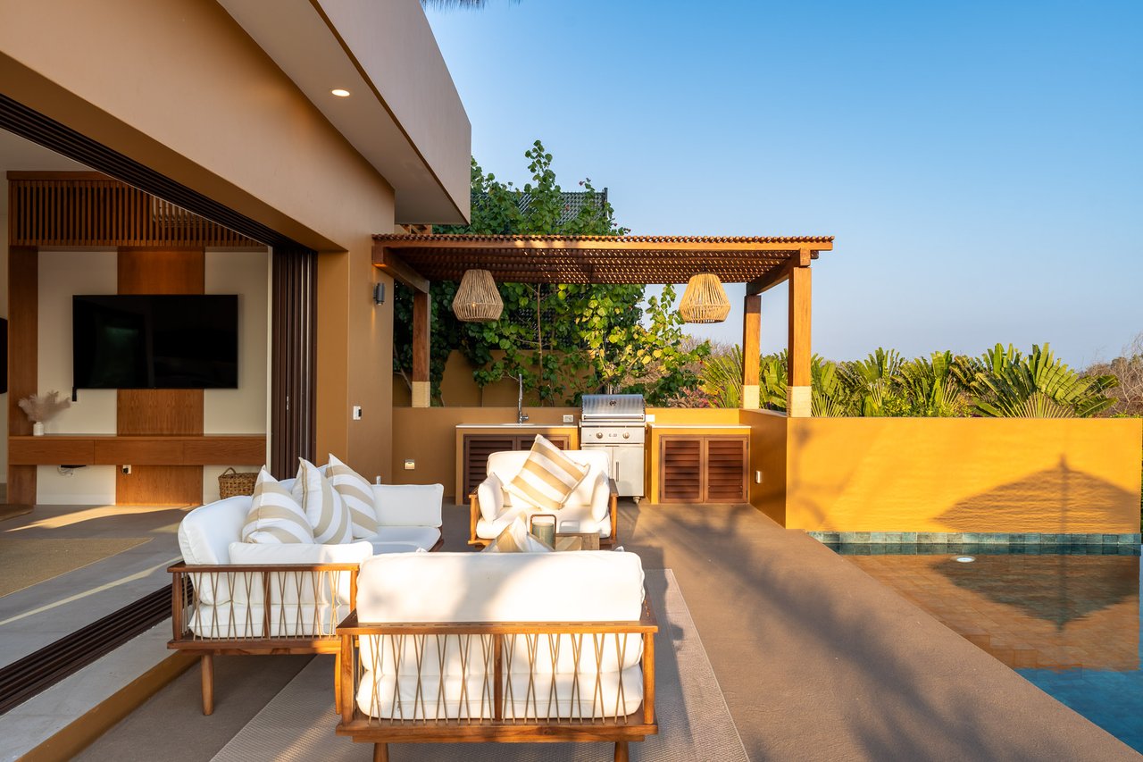 5 Bedroom, Single Family Home, La Cañada Casa A 