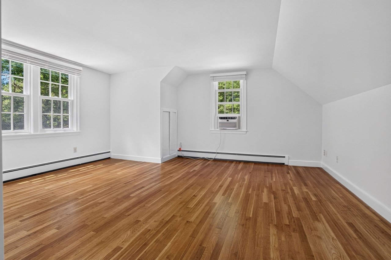 96 Draper Rd, Wayland