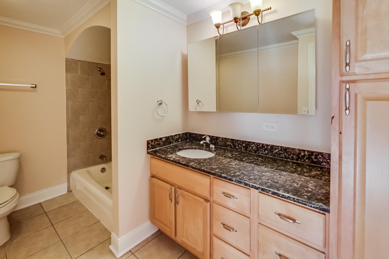 6333 N Milwaukee Ave Unit 1G
