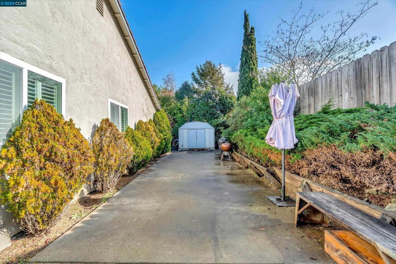 2216 Bristlecone Dr