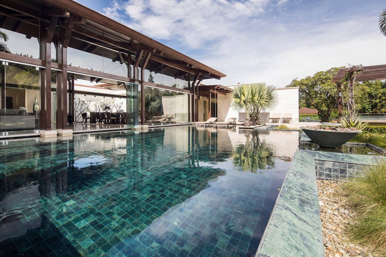 Tropical Single Story Estate, Santa Ana, San Jose