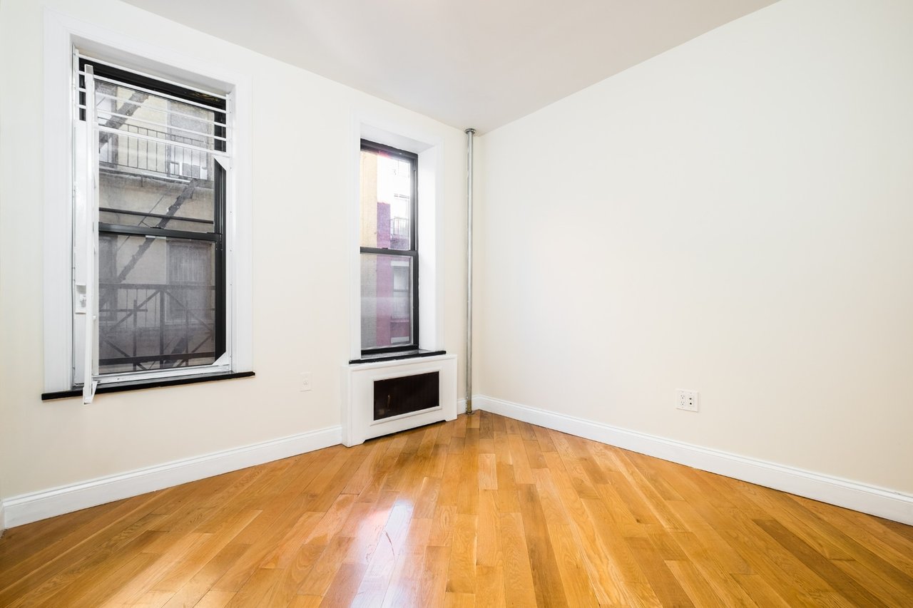 339 East 12th Street Unit: 18