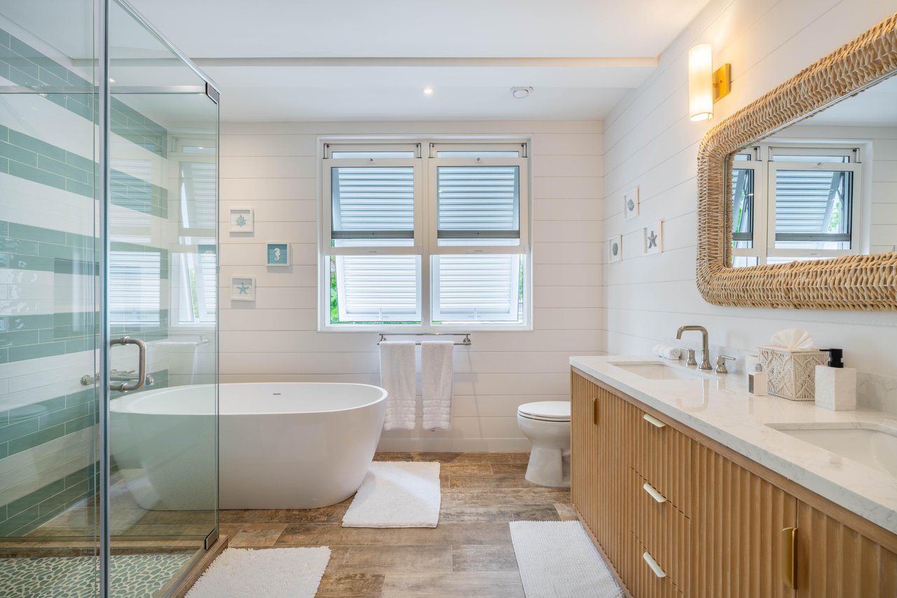 Sea Breeze Beach House 
