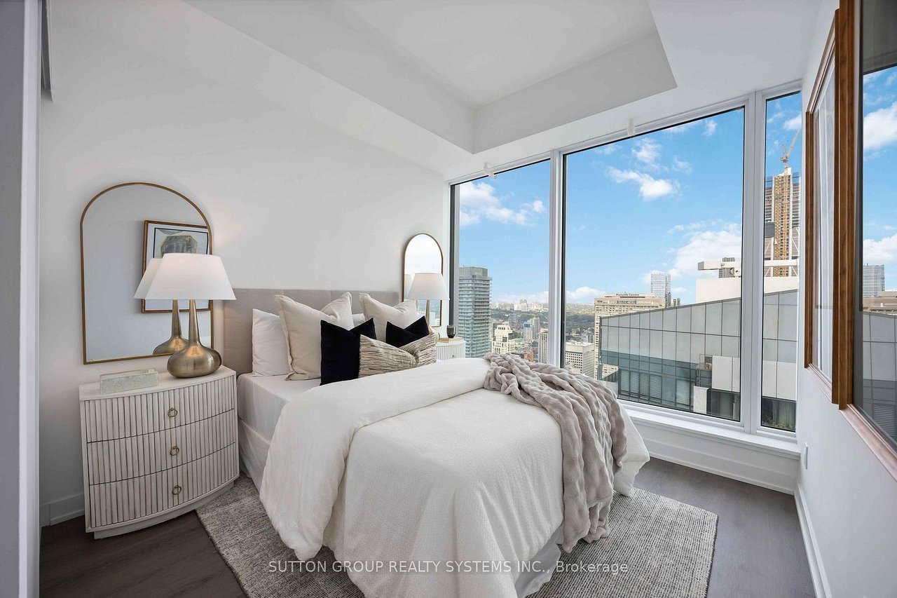 YORKVILLE'S BEST PENTHOUSE 