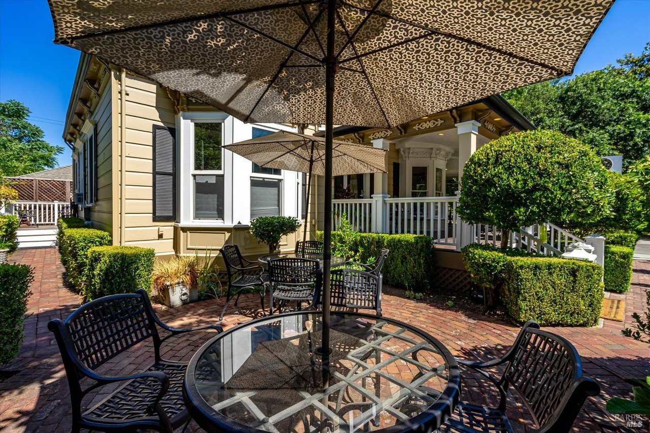 1139 Lincoln Ave, Calistoga