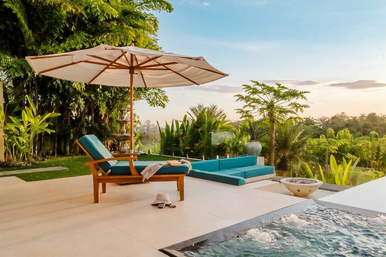 Casa Nola, Luxury Villa in Gated Community La Reserva