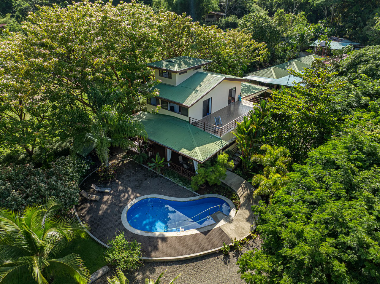 0.50 ACRES – 5 Bedroom Riverfront Modern Home, Walking Distance To Dominical!!!