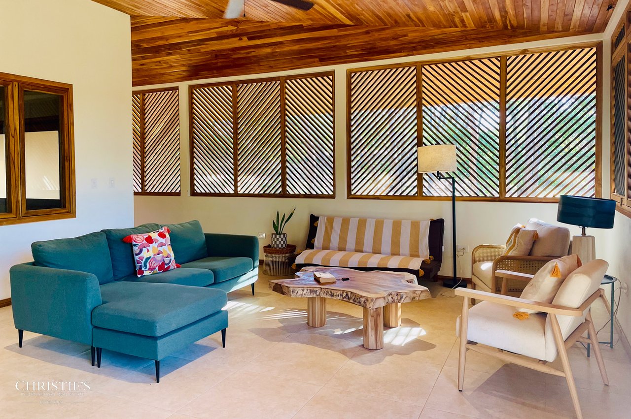 Tropical Villas Estate: A Unique Opportunity with 4 Private Villas