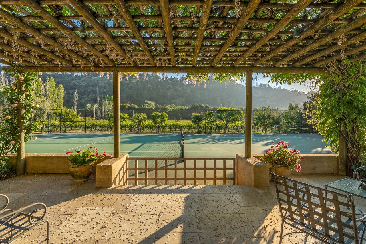 Mills Lane, St. Helena