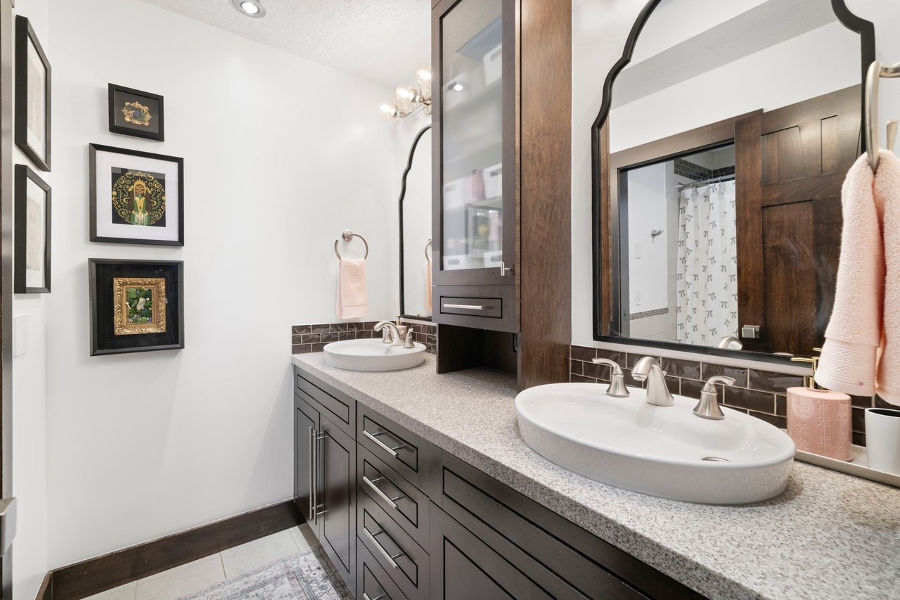 19 Bearspaw Ridge Crescent