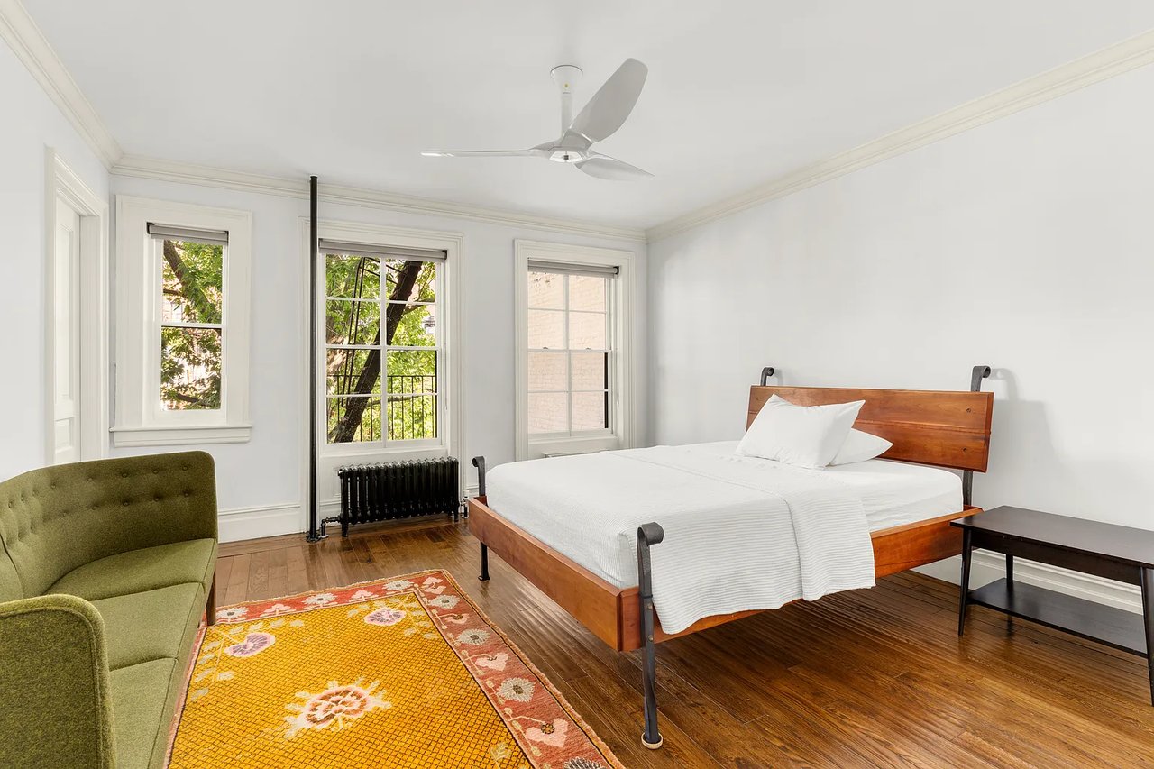 23 Bank St #3/4