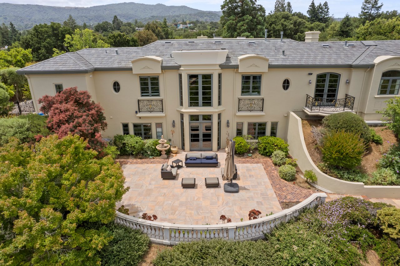 12445 Hilltop DR
