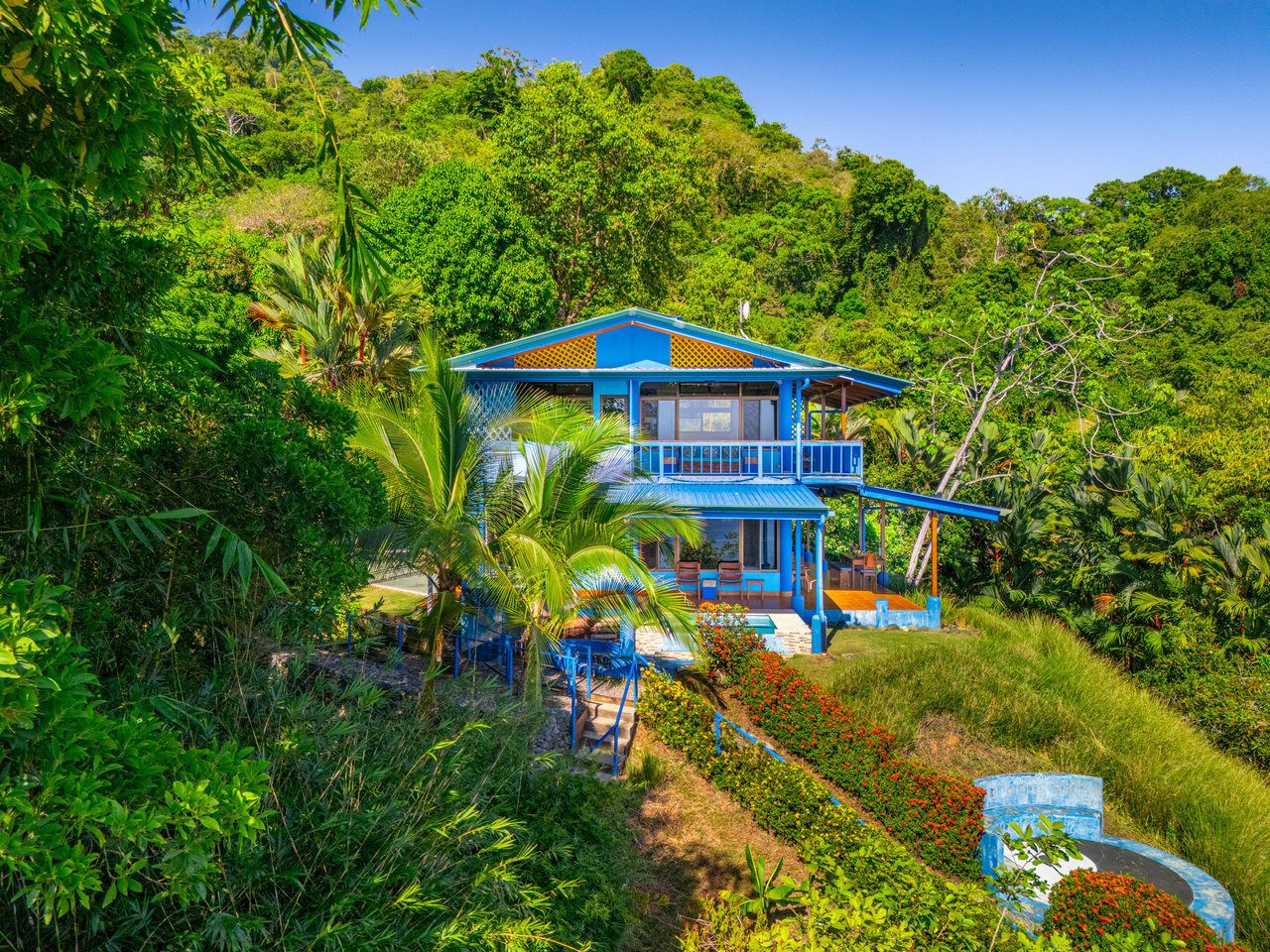 Casa Vista Harmonia, Legendary Ocean Views and Sustainable Living!