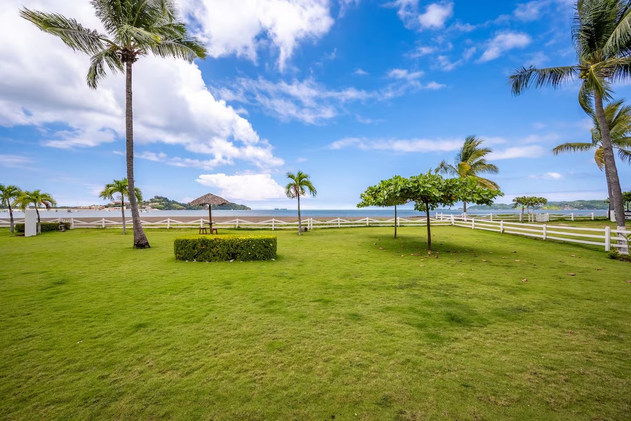 Pacific Beach Condo #7 - Beachfront Playa Potrero