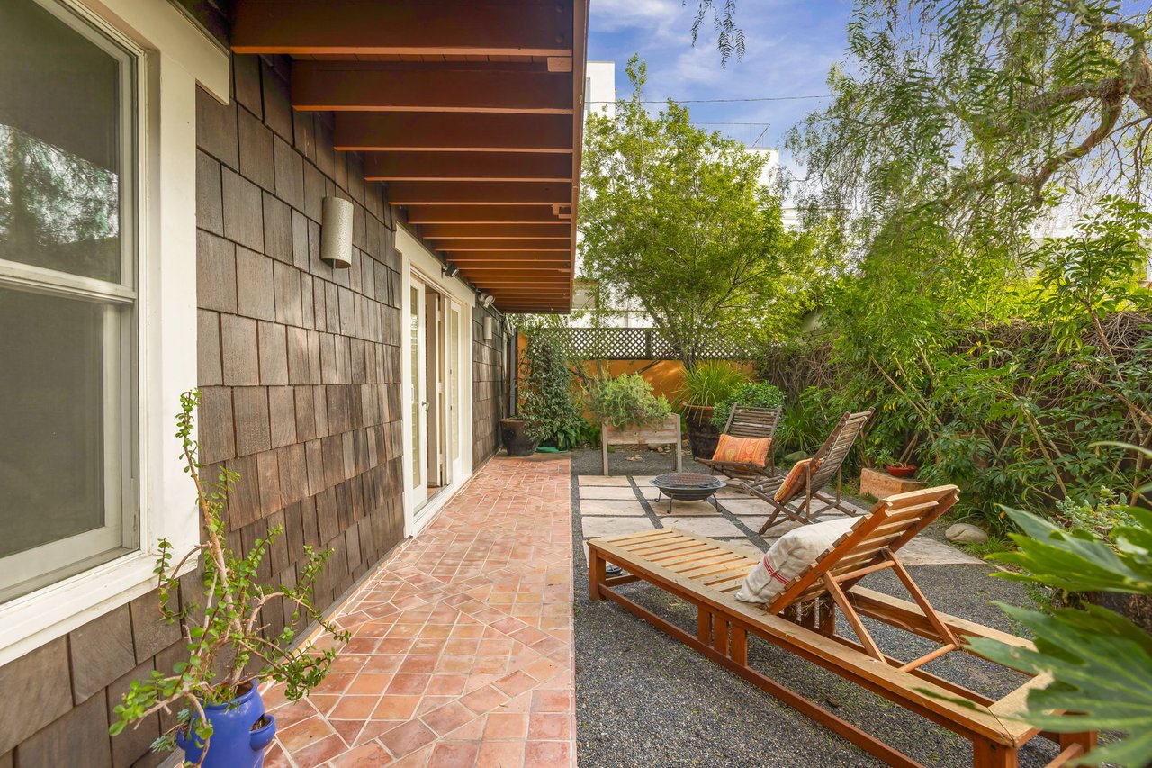 2536 Beverley Ave, Santa Monica 