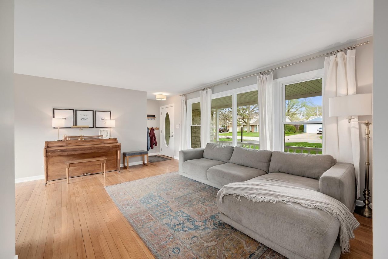 407 10th Ct, St. Charles IL – Under Contract in One Weekend with Multiple Offers