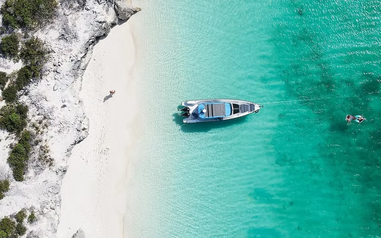 Best Boat Cruises and Tours in Turks & Caicos