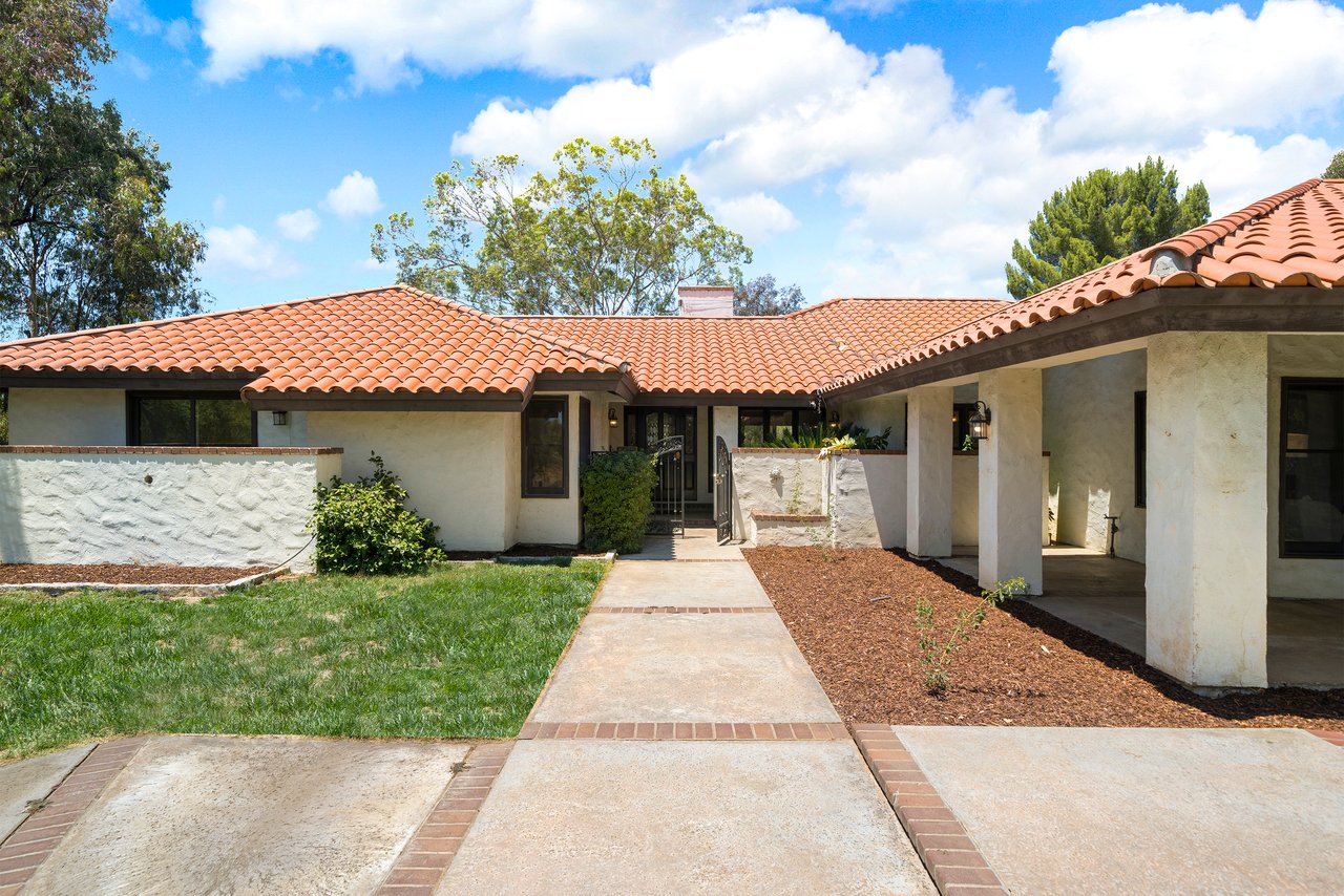 38785 Avenida Bonita