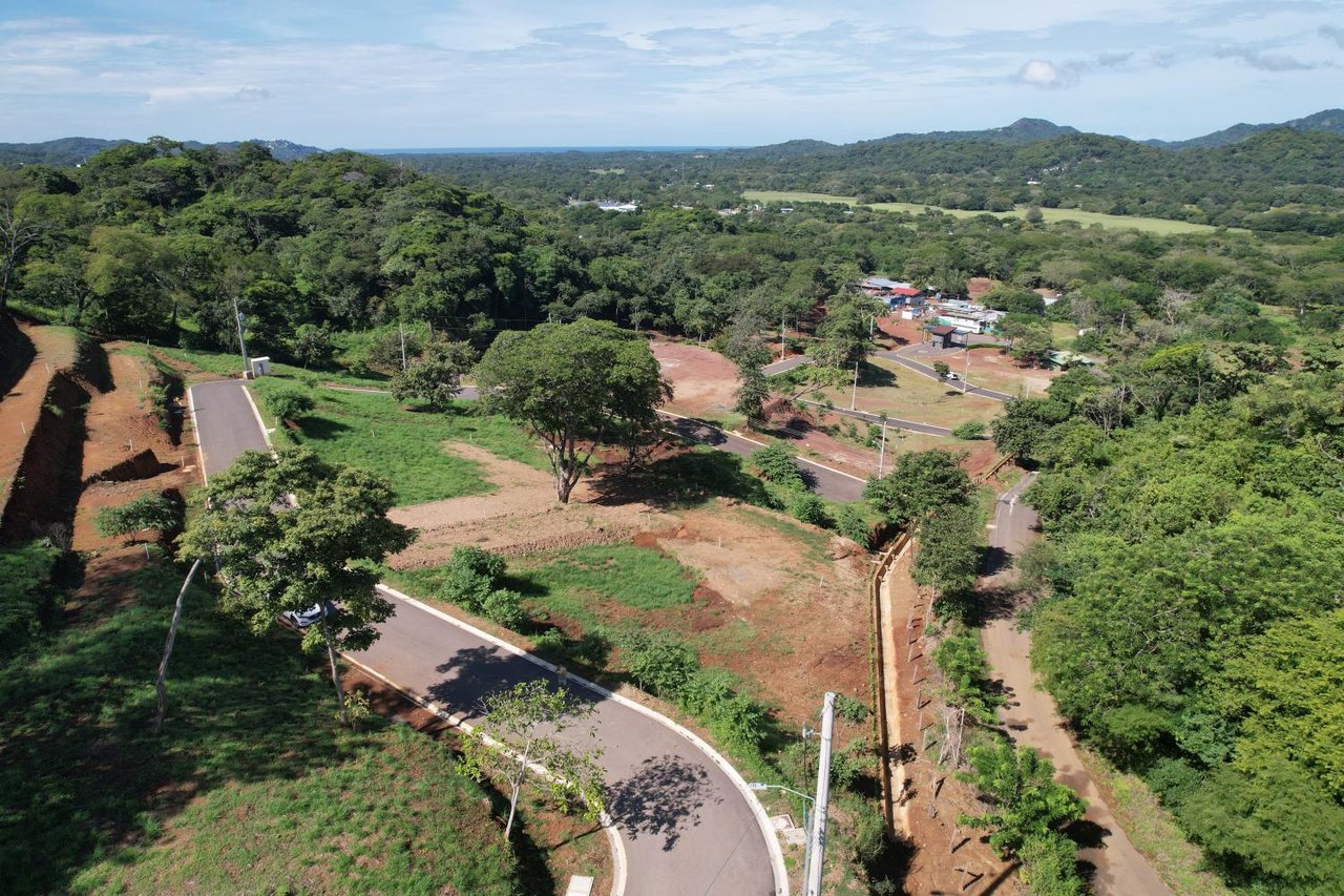 Alma Verde Lot #21 | Prime 846 m² Lot in Alma Verde – Gated Community Just Minutes from Tamarindo & Playa Flamingo