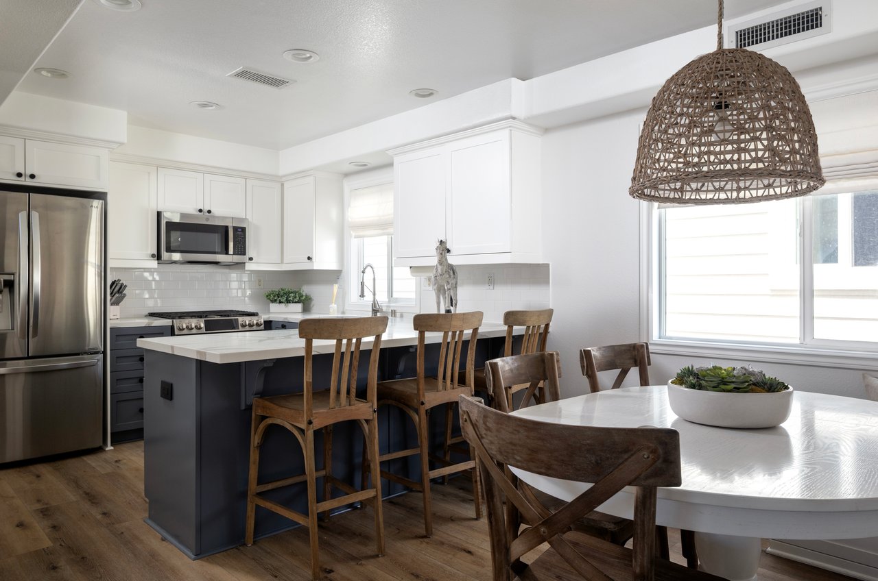 Furnished Lease in The Village