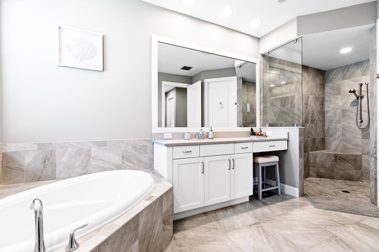 4777 Four Lakes Circle SW