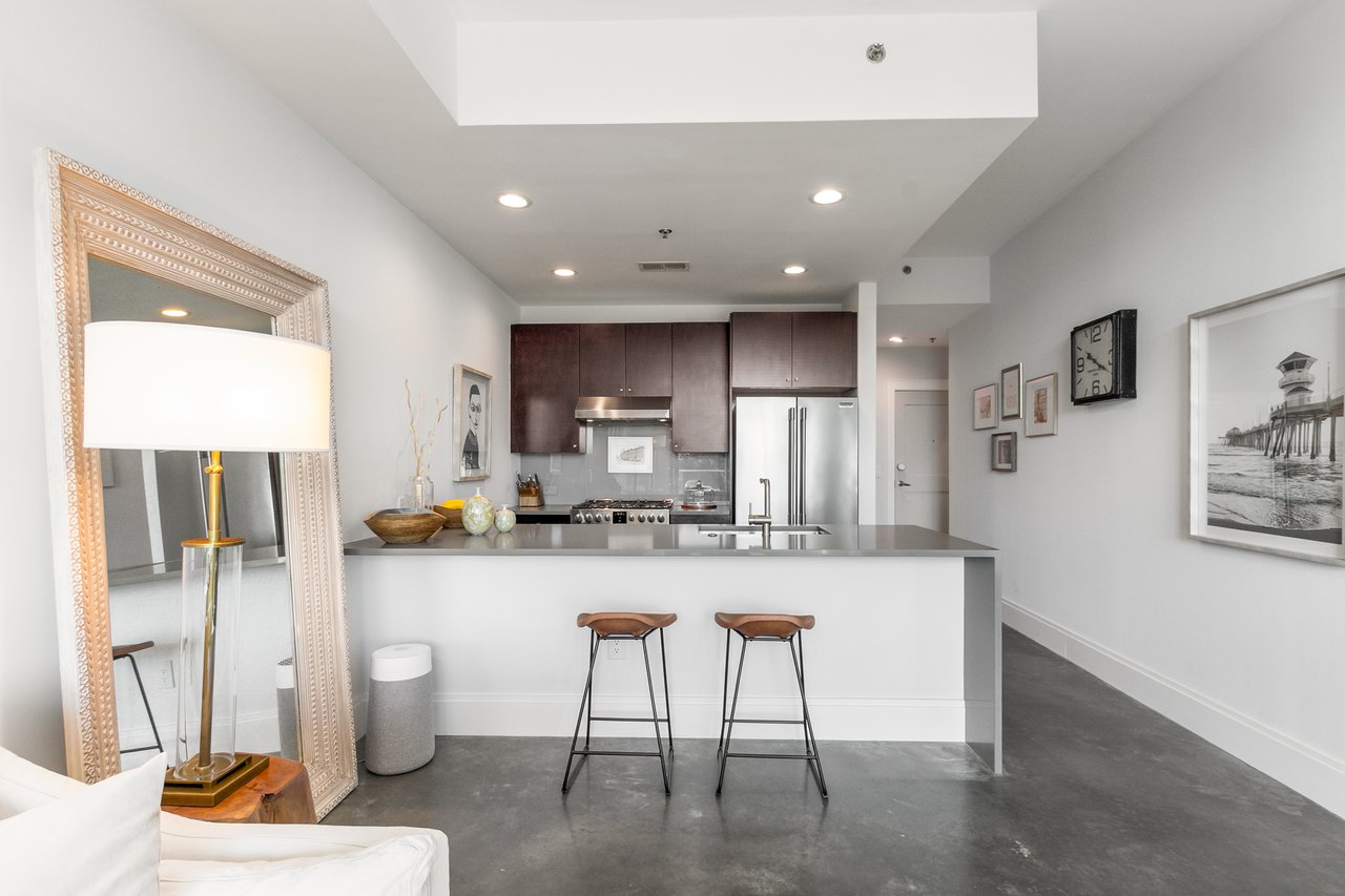 905 Juniper Street NE Unit 704