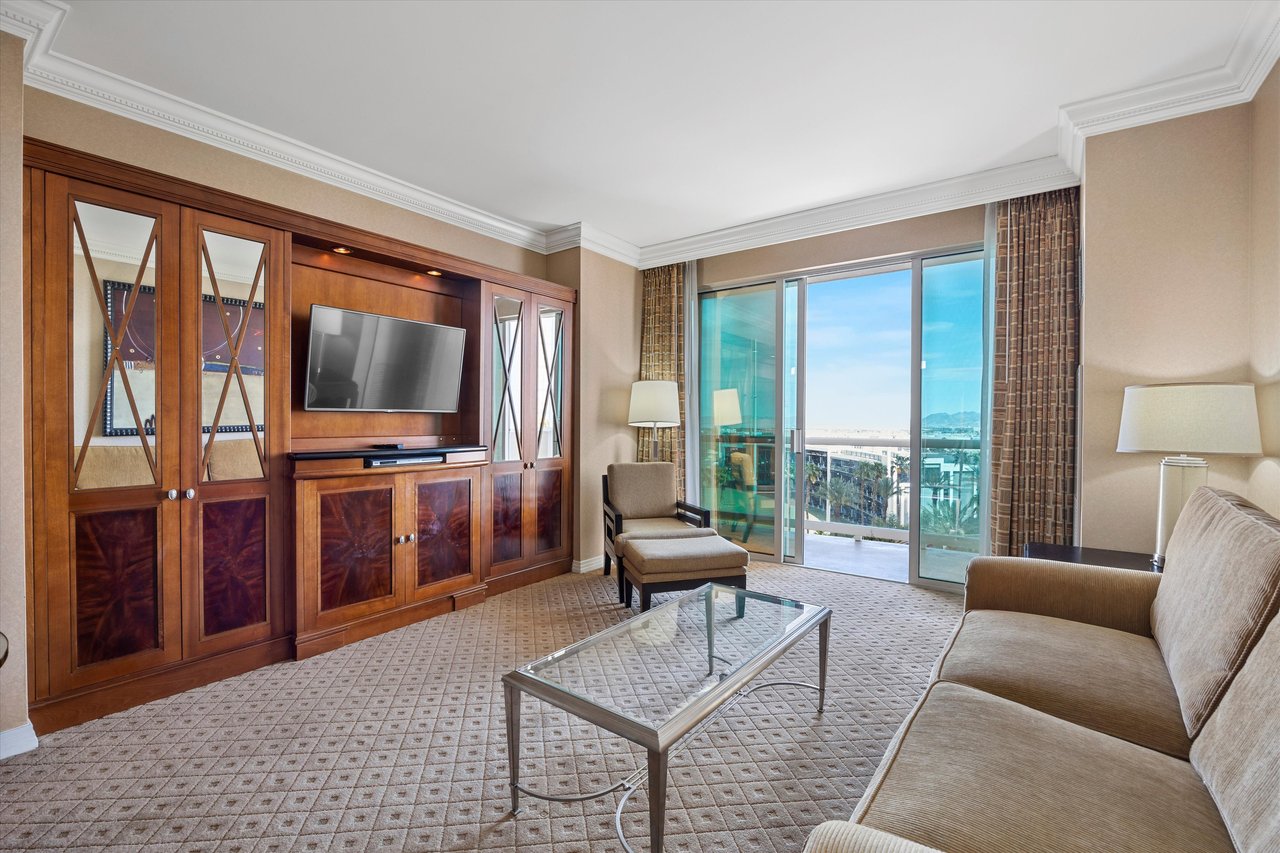 125 East Harmon Avenue 3520