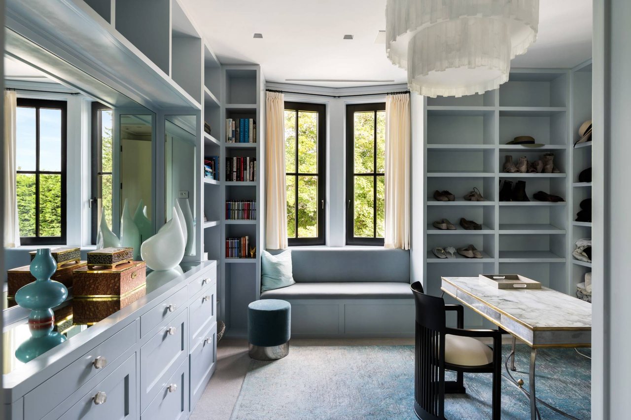 A MODERN CLASSIC IN SOUTHAMPTON'S ESTATE DISTRICT